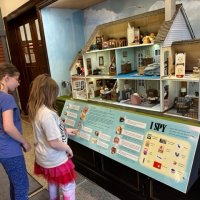 "The Modern Home of the 1950s" Dollhouse "The Modern Home of the 1950s" Dollhouse